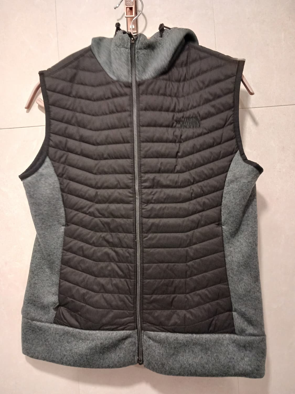 노스페이스 정품 여성 후드 패딩 조끼 85 ~ 90 사이즈 상품이미지1