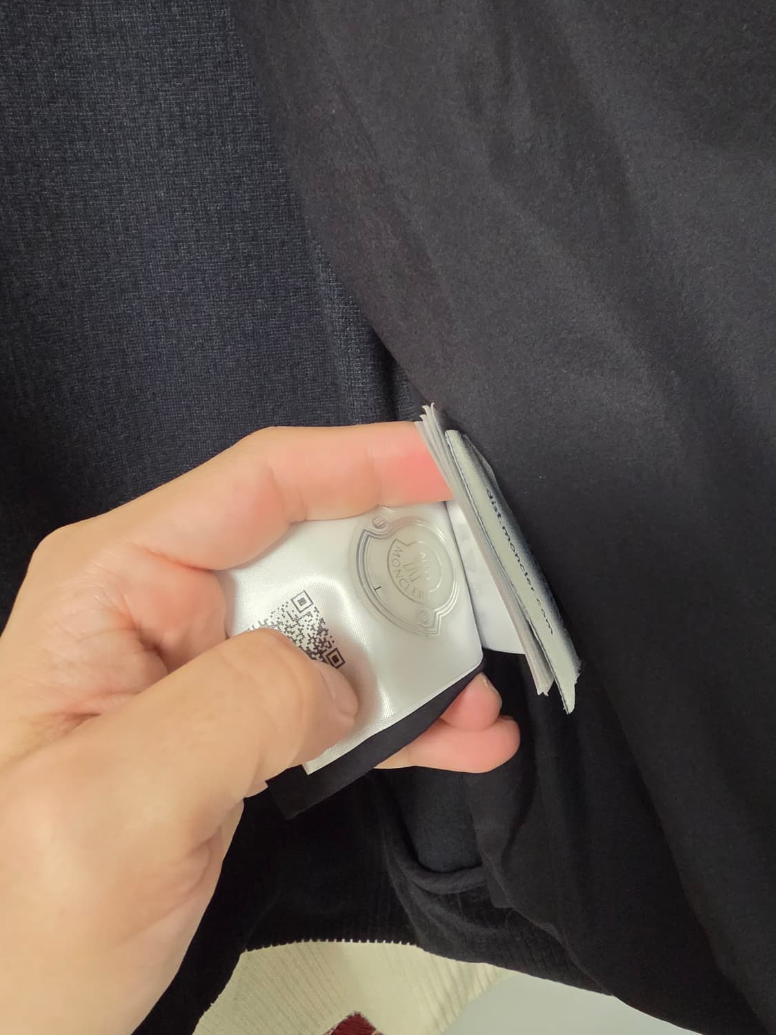 몽클레어 벨벳 니트 패딩 집업 8G00027  상품이미지9