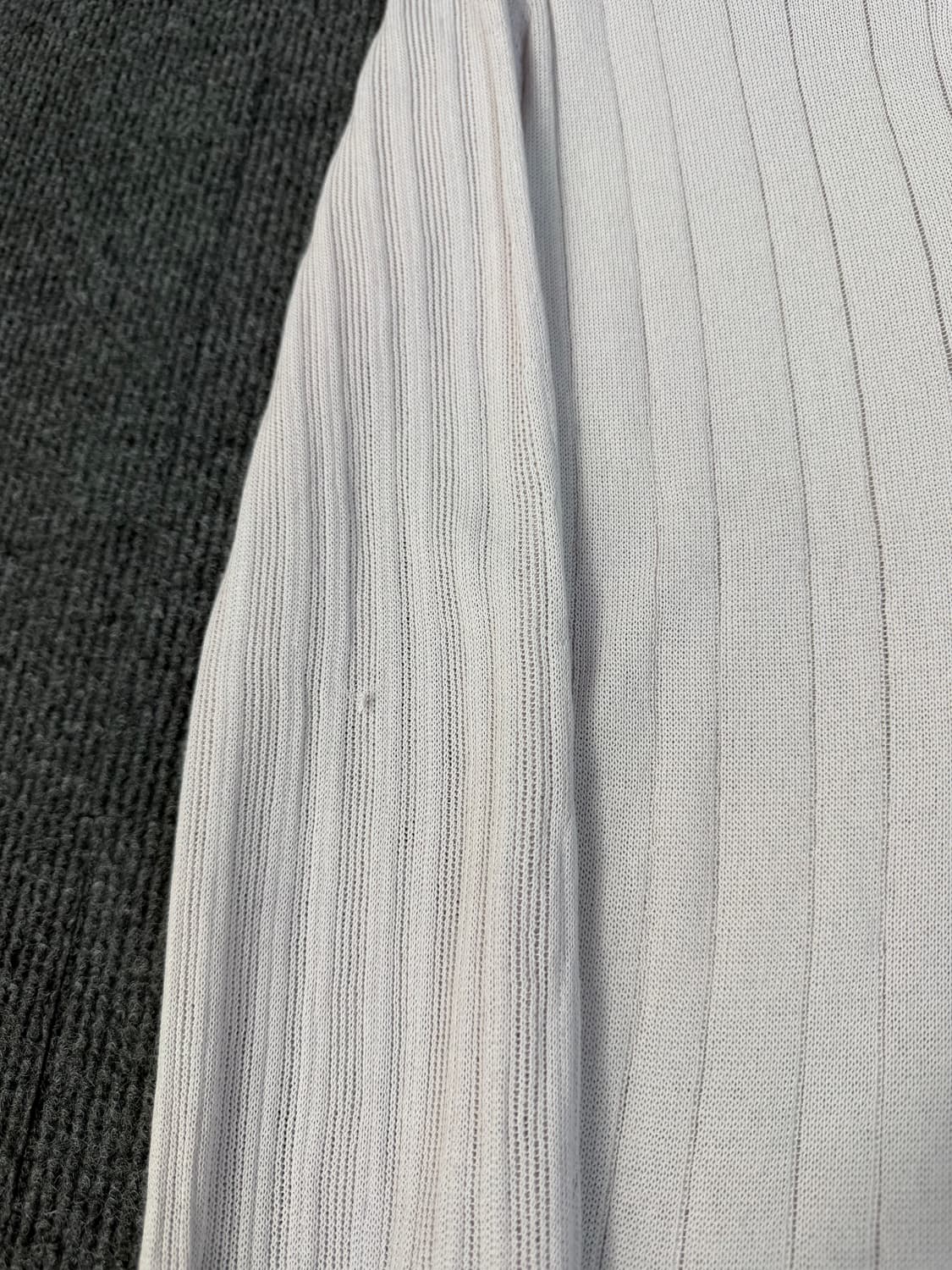 루이비통 3버튼 V넥 니트 상품이미지3