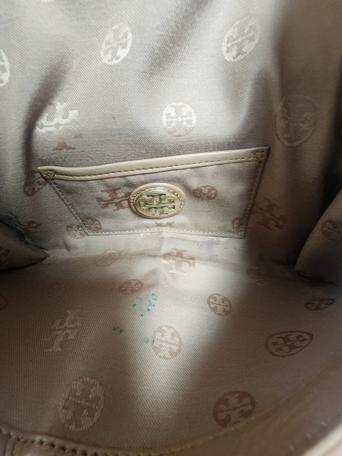 토리버치 봄베 Bombe-T Zip-Top Crossbody 상품이미지2