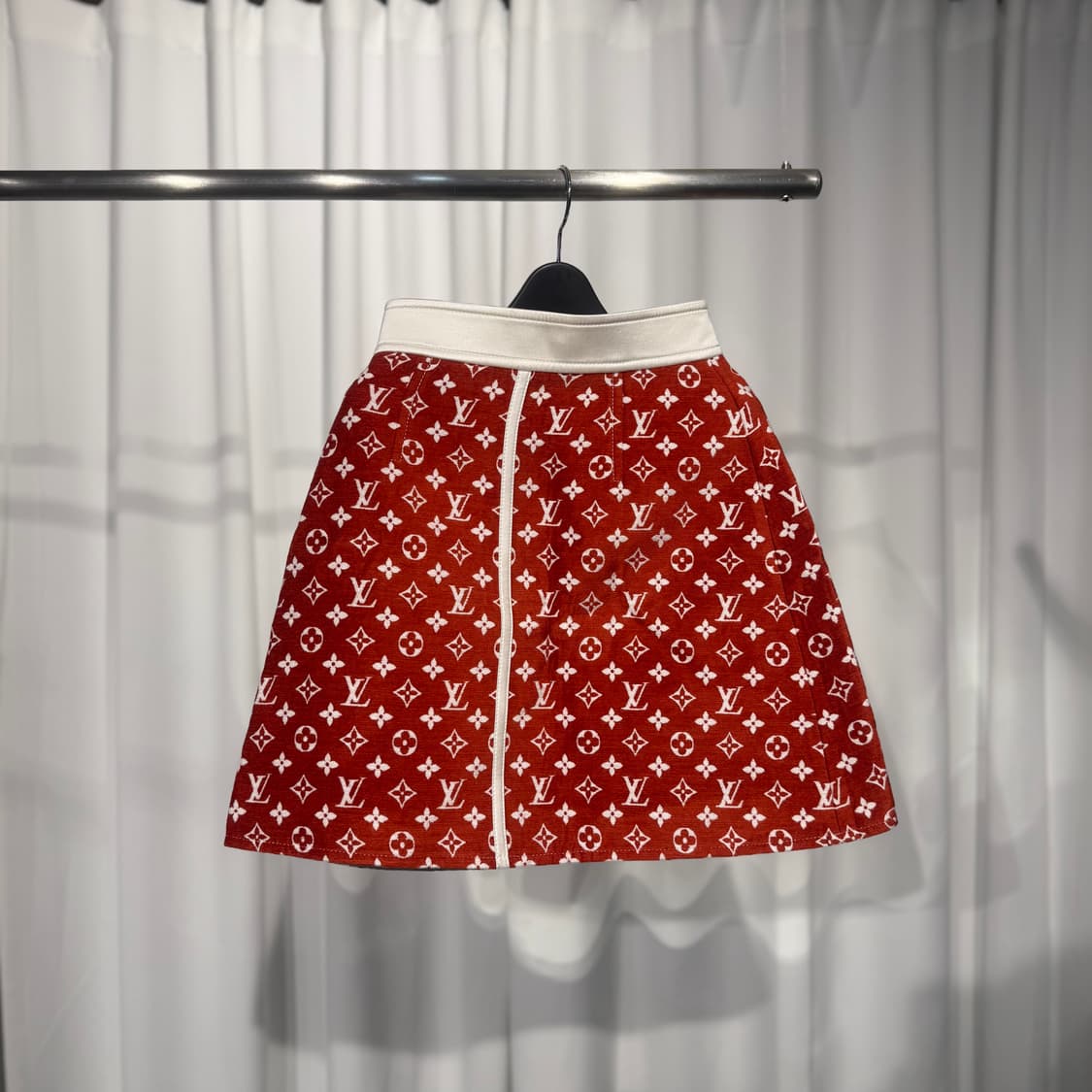 [새상품급/34] 루이비통 모노그램 스커트 상품이미지1