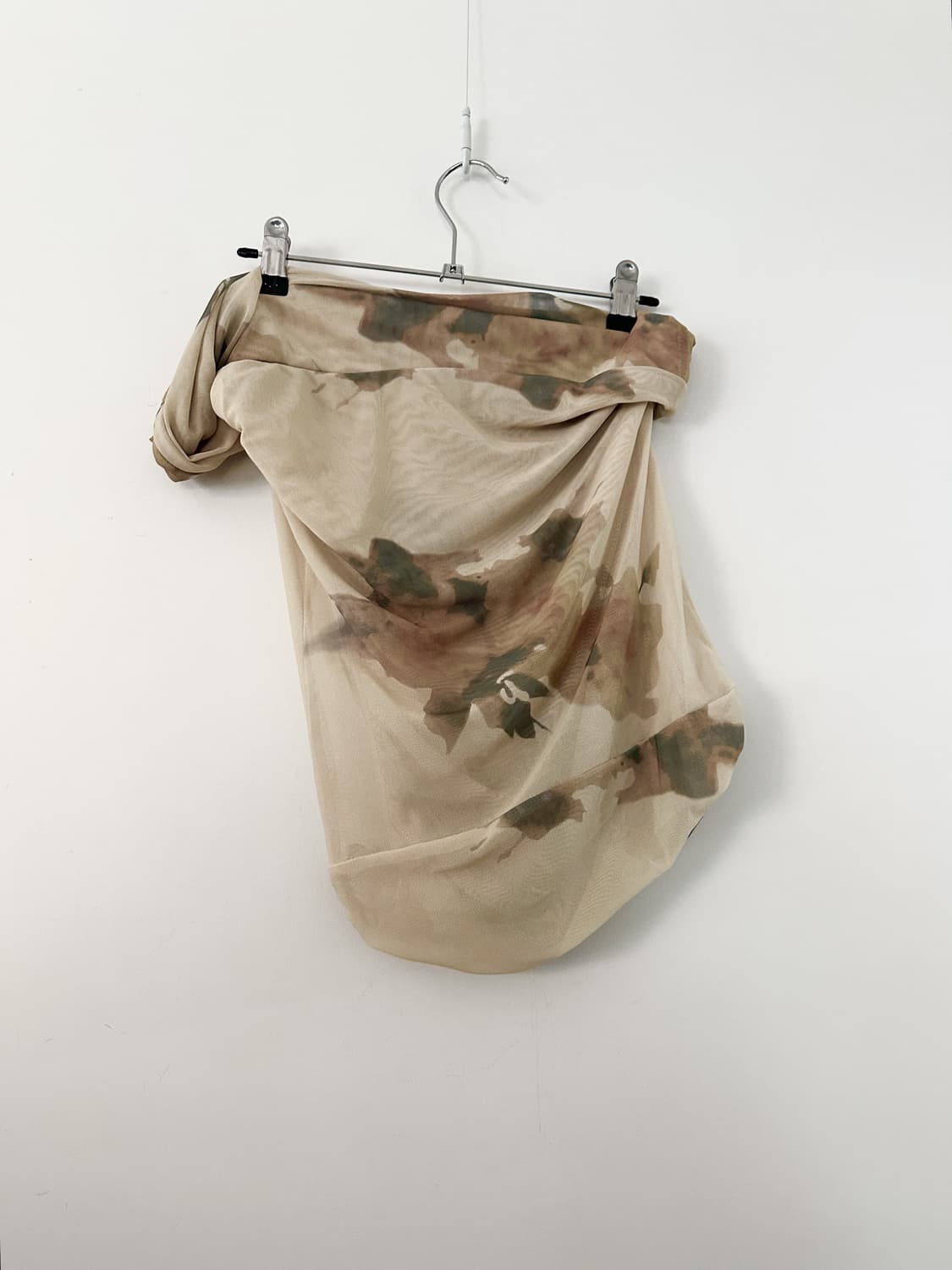 Drape sheer sleeveless top / beige 상품이미지3