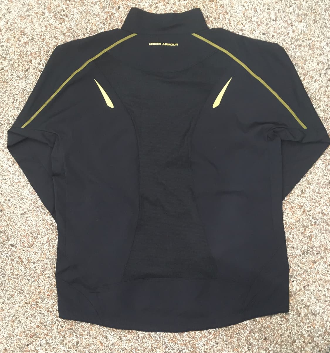 언더아머 바람막이 상품이미지3