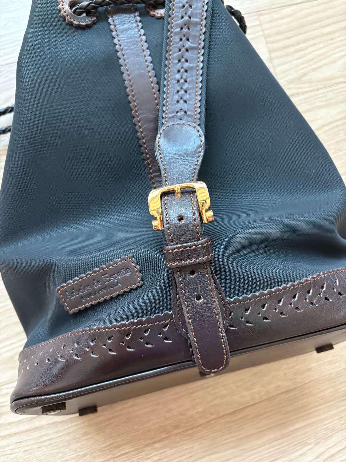 로에베 원숄더 버킷백  상품이미지4