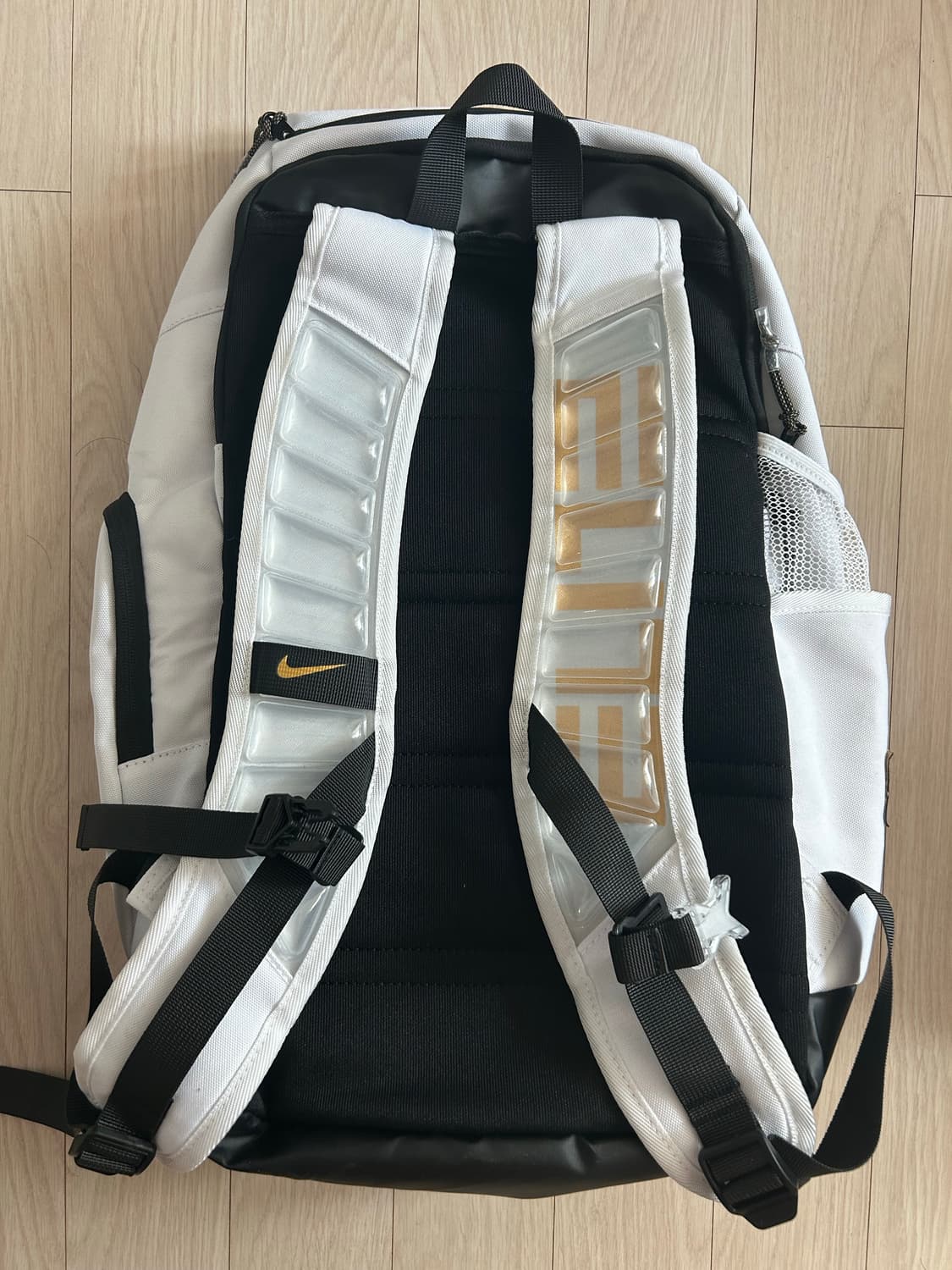 나이키 훕스 엘리트 백팩 32L 화이트 블랙 상품이미지1