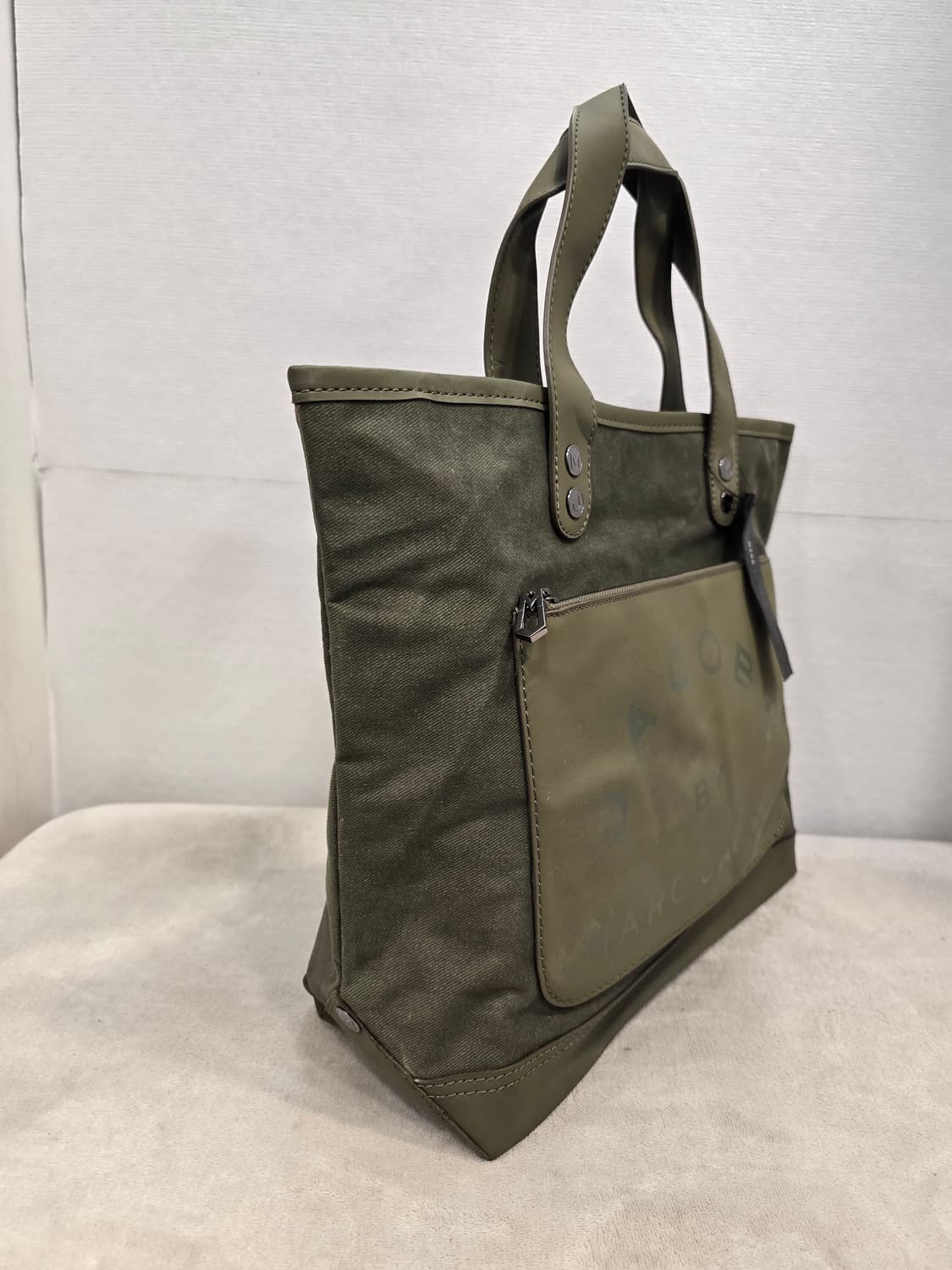 새상품) 마크 제이콥스 올리브 캔버스 토트백 상품이미지3