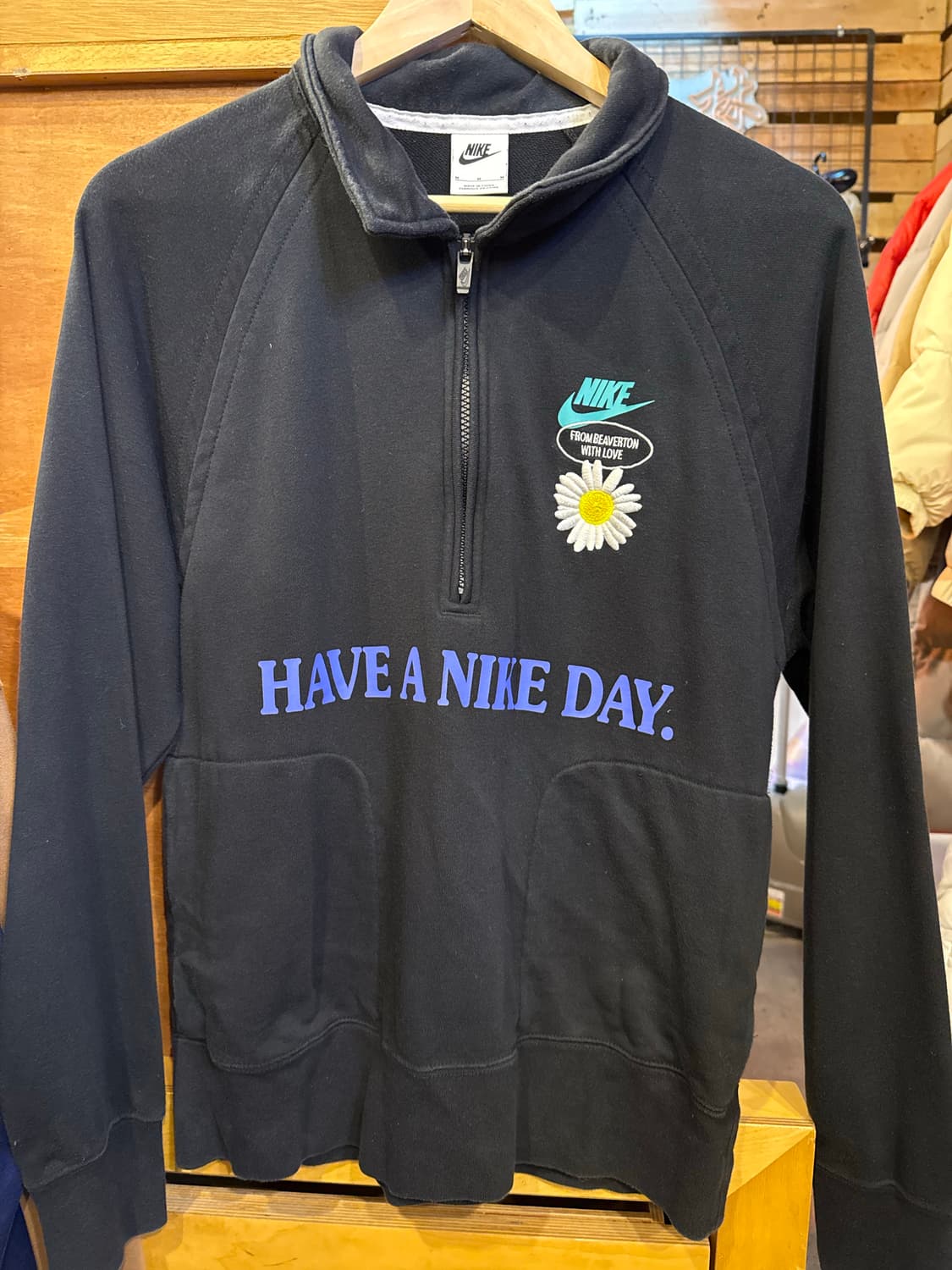 나이키 데이지로고 반집업 맨투맨 상품이미지1