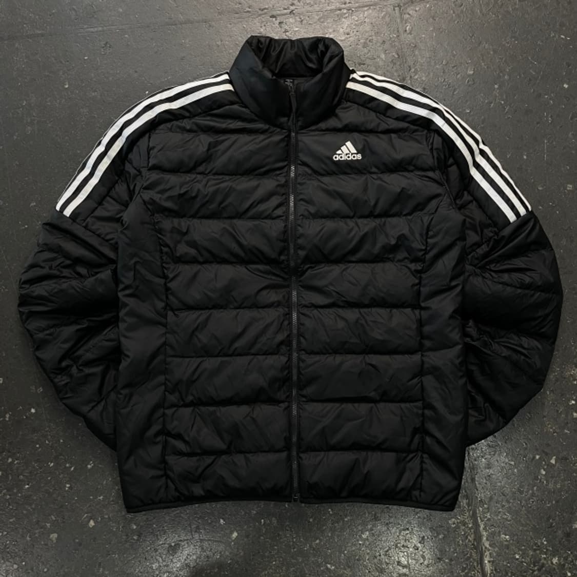 100 아디다스 경량 패딩  상품이미지1