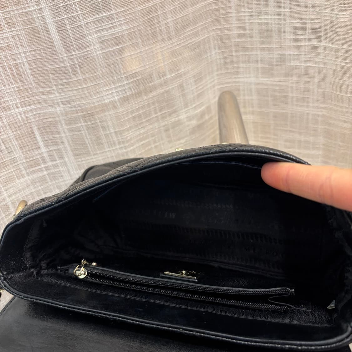 정품 메트로시티 퀄팅 크로스백     상품이미지10