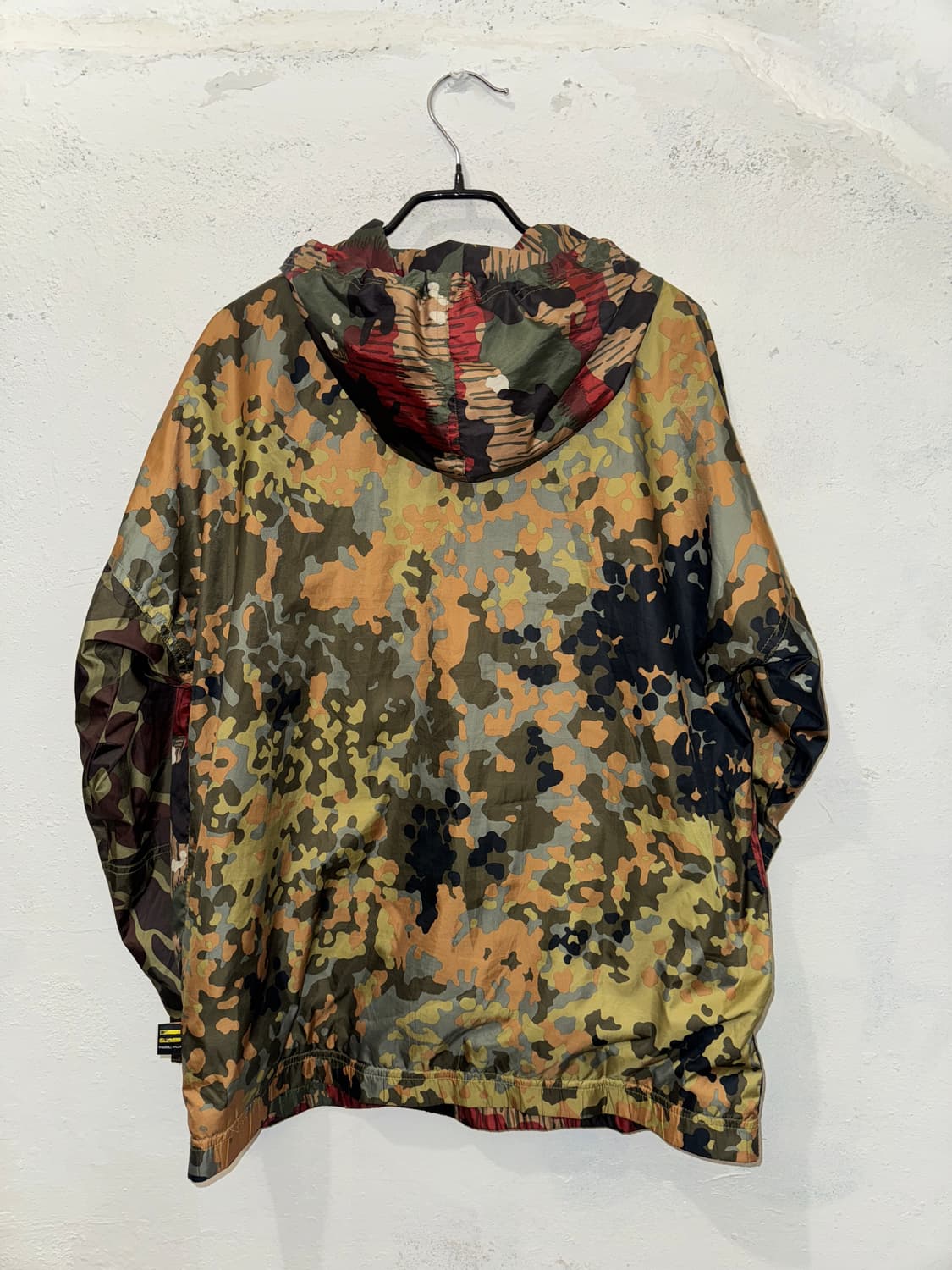 Adidas 아디다스 퍼렐 휴 카모 윈드브레이커 상품이미지8