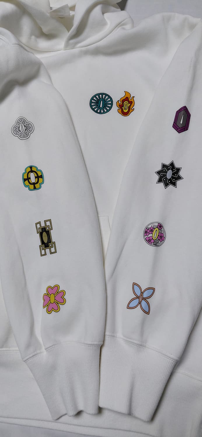 [무료배송/L] GU 귀멸의 칼날 코등이 자수 흰색 기모 후드티 상품이미지3