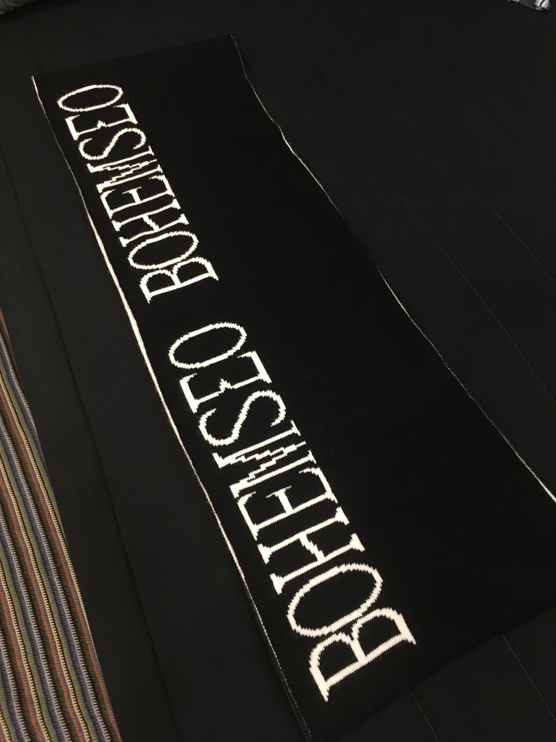 보헤미안 서울 JACQUARD KINT MUFFLER BLACK&IVOR 상품이미지5