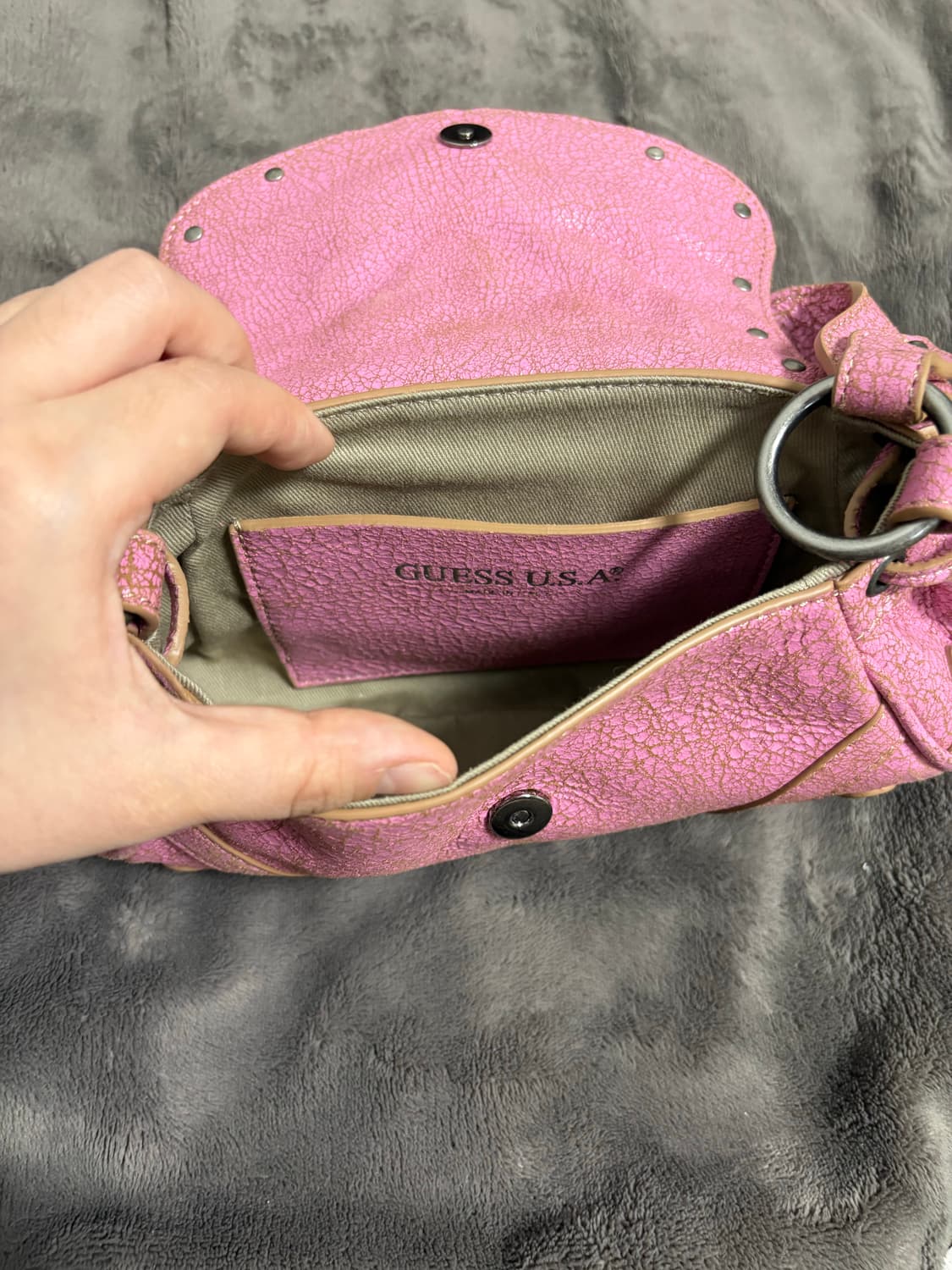 GUESS 상품이미지3