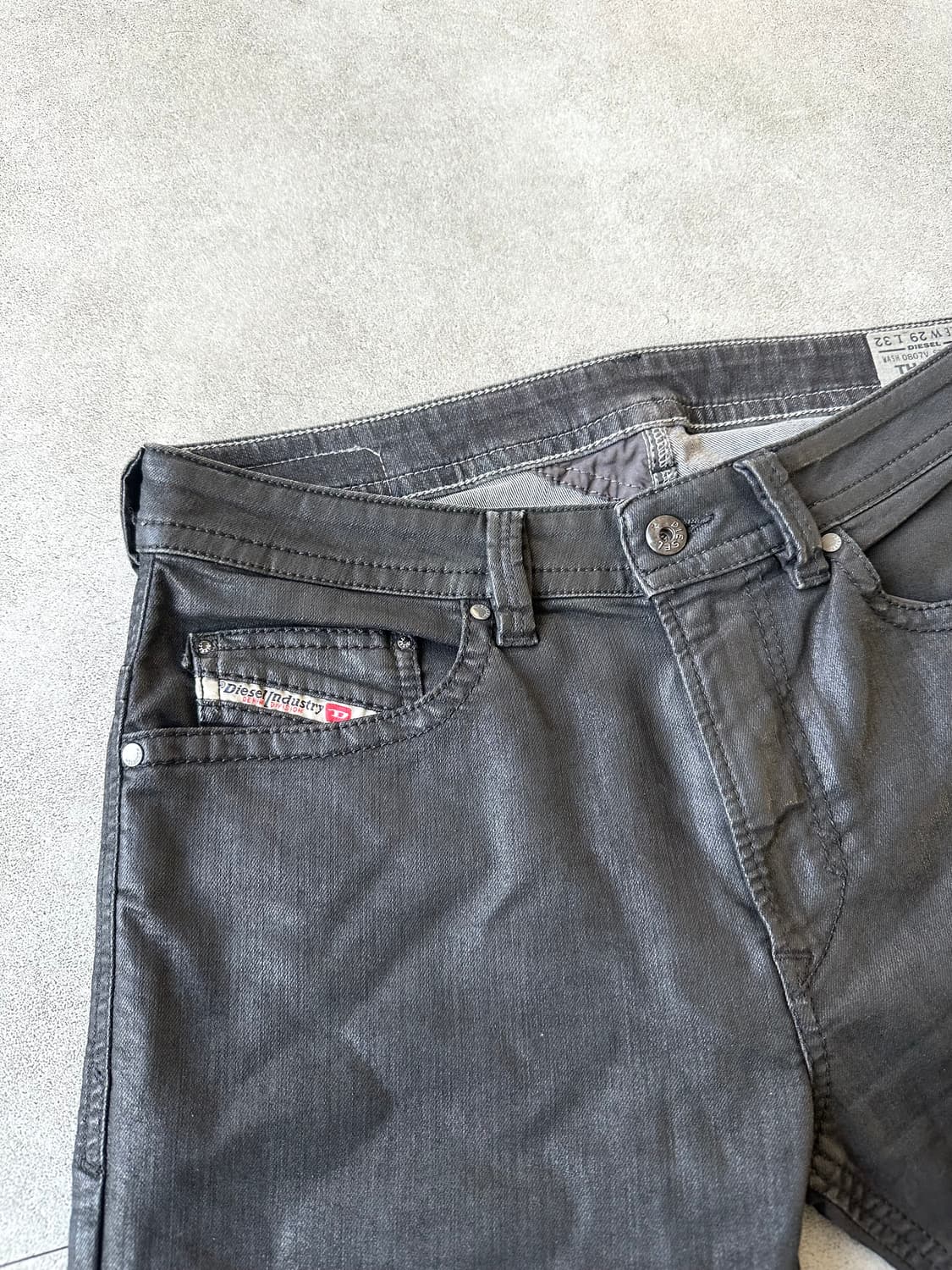 디젤 블랙 슬림핏 왁스코팅진 상품이미지4