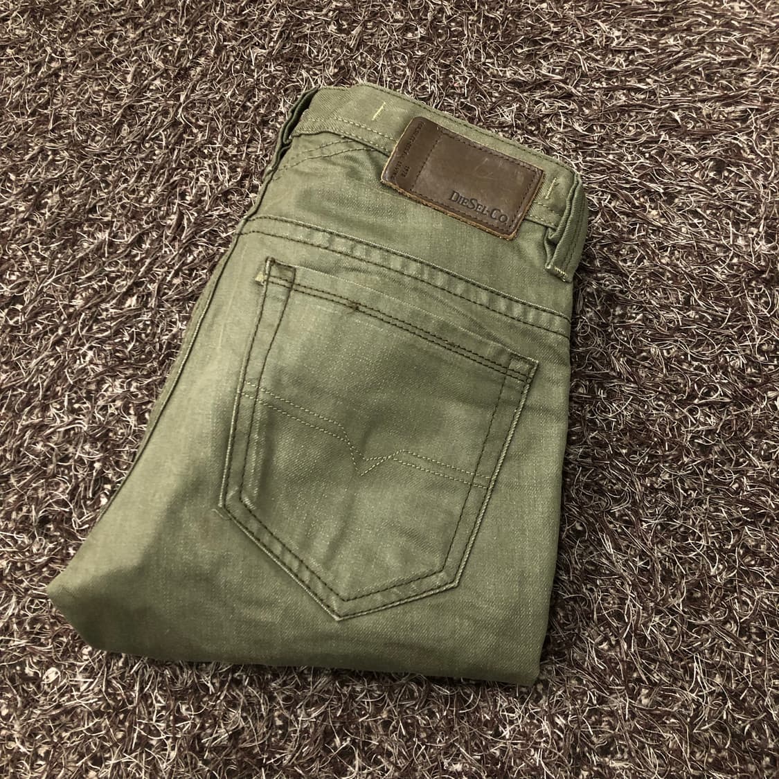 디젤 THAVAR  올리브 그린 슬림 데님 팬츠 상품이미지1