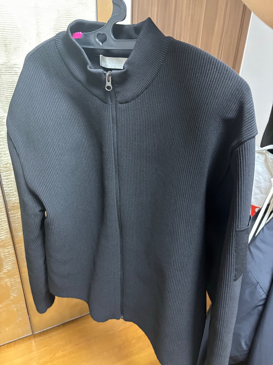 아모멘토 모크넥 가디건 블랙 상품이미지1