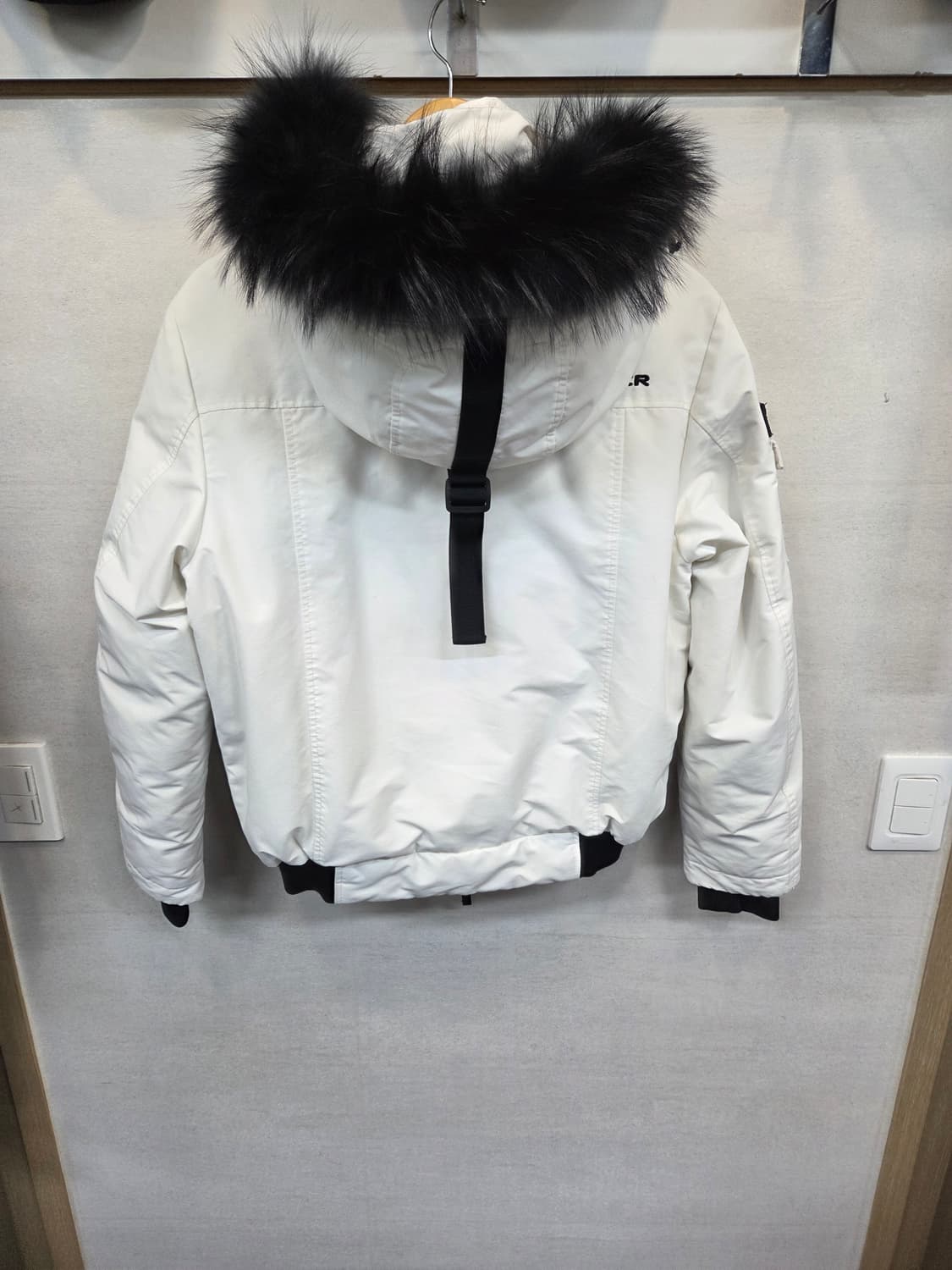 아이더 스투키 스노우화이트 라쿤퍼 구스다운 숏패딩 s 상품이미지2