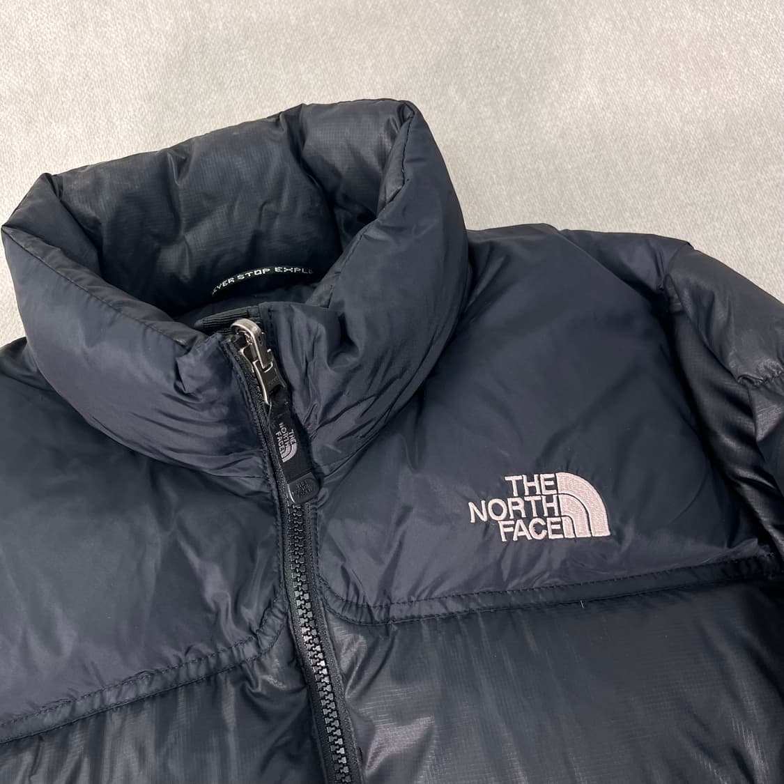 W 100 노스페이스 1996 눕시 700 블랙 패딩 상품이미지2