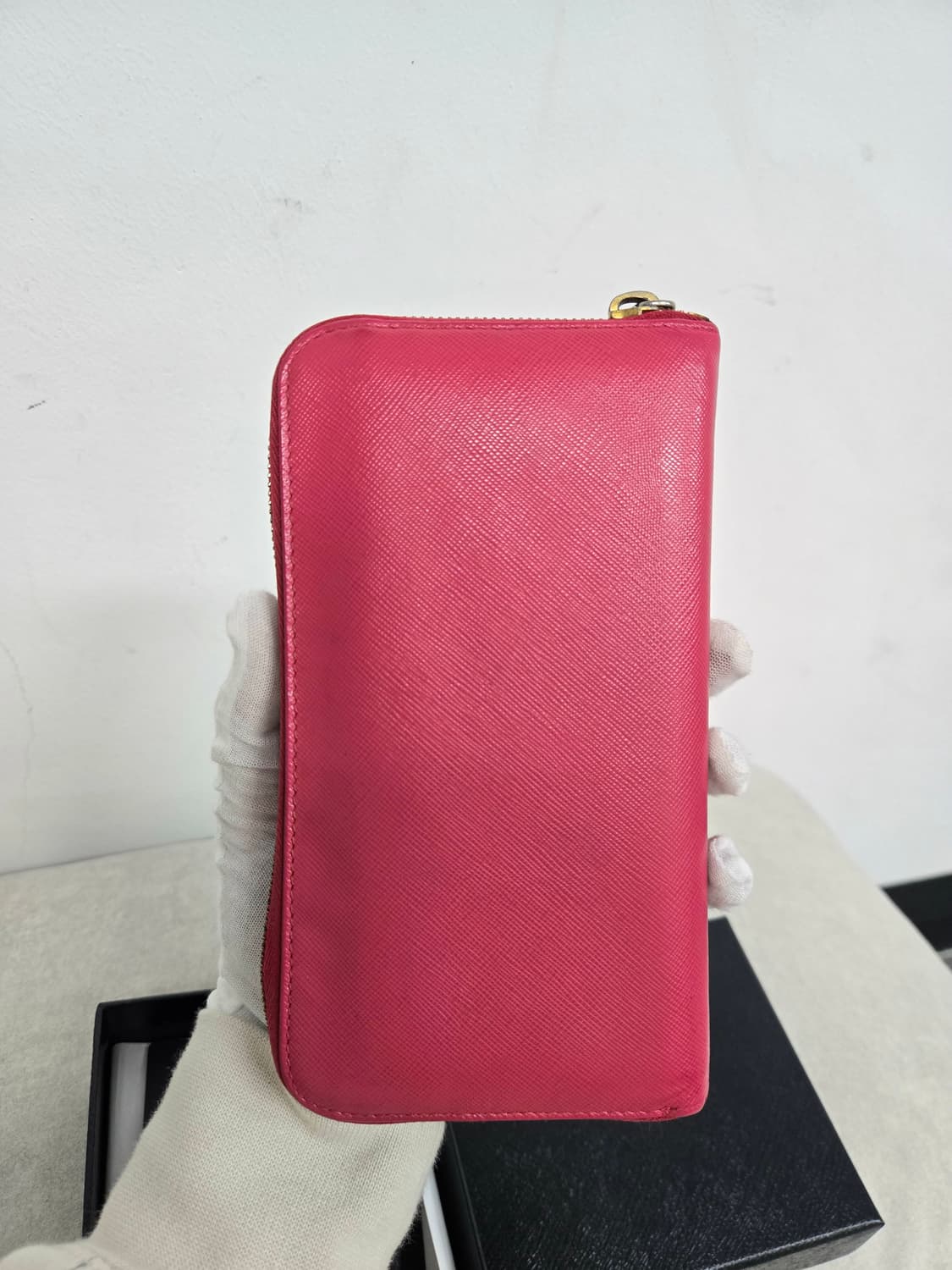 [보증서 정품] 프라다 지퍼돌이 장지갑 상품이미지1