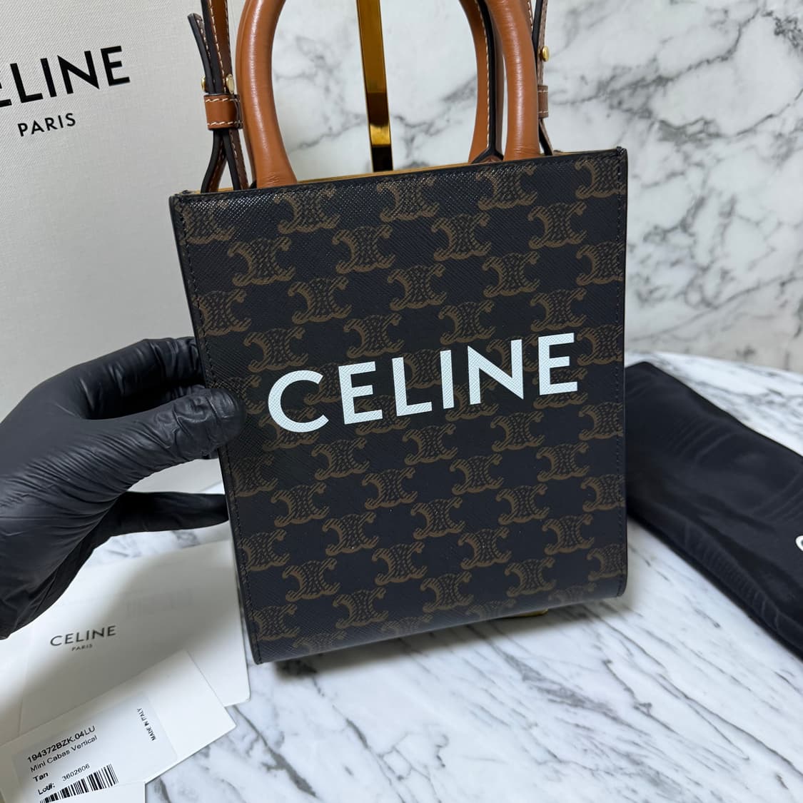 셀린느 트리옹프 캔버스 카바스 미니 토트백 크로스백
미니 상품이미지4