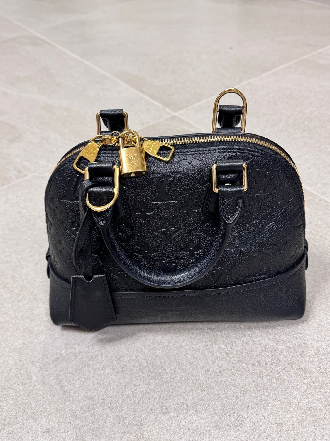 루이비통 알마bb 앙프렝뜨 블랙 상품이미지1