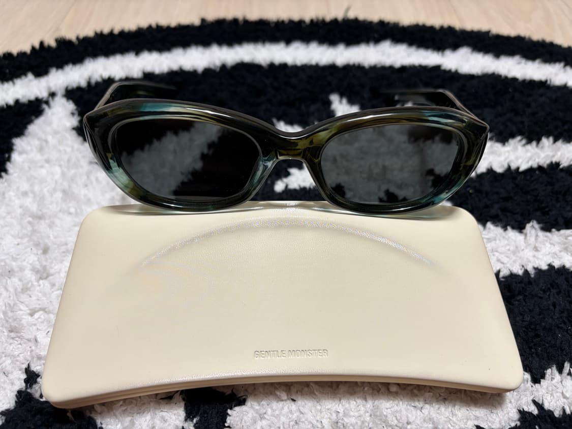 젠틀몬스터 JULES 상품이미지1