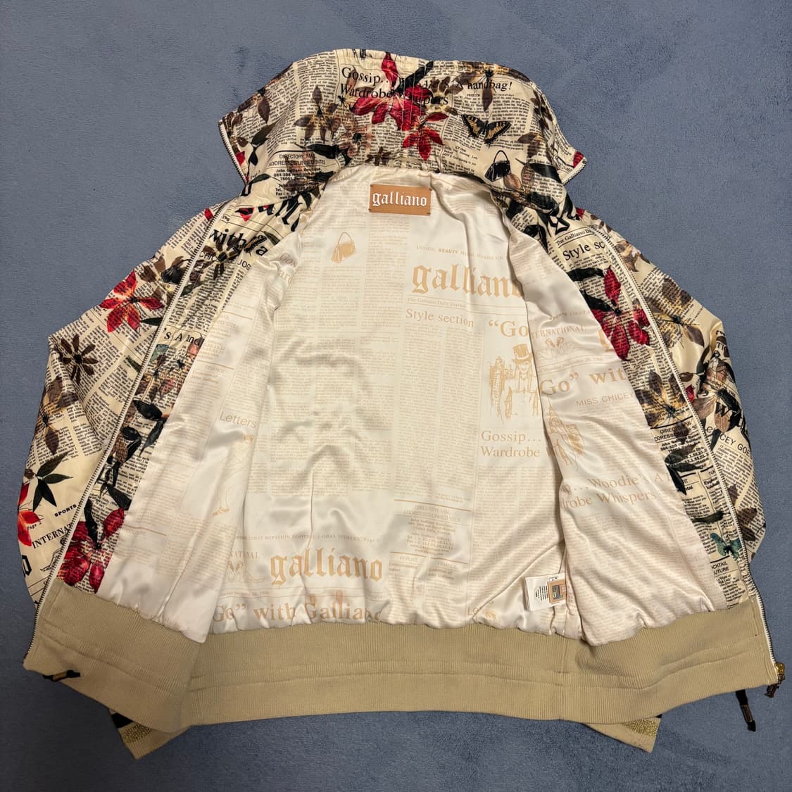 [서울 직거래] 존갈리아노 플로럴 뉴스페이퍼 패딩 집업 상품이미지6