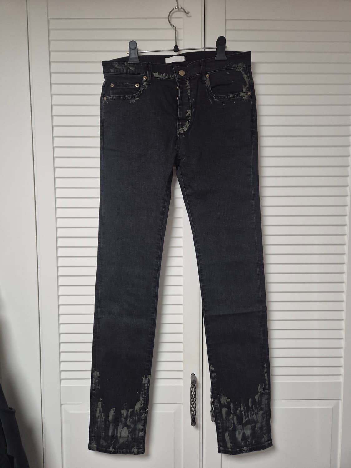 (새상품/2)언더마이카 SS23 스티키 머드 페인팅 슬림핏 블랙 진 머디 상품이미지2