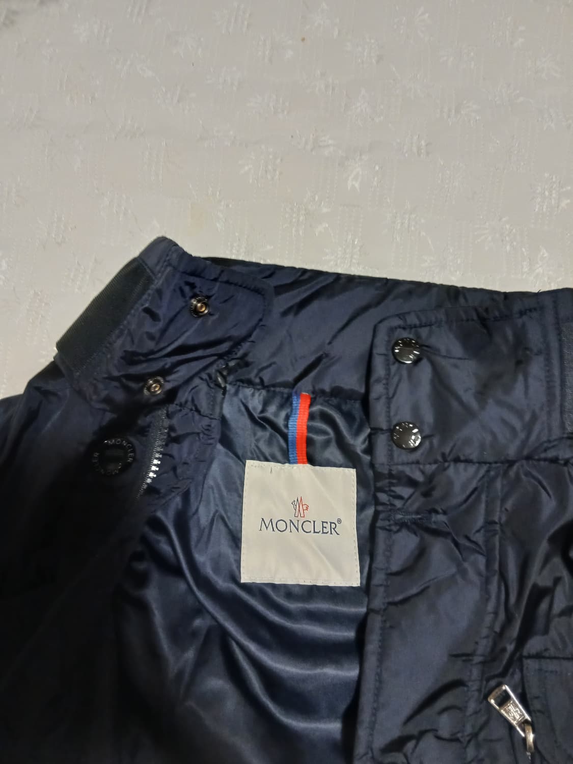 몽클레어 남자 네이비 바람막이 상품이미지2
