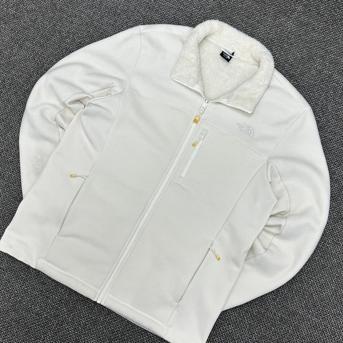 노스페이스 화이트 후리스 XL 상품이미지3