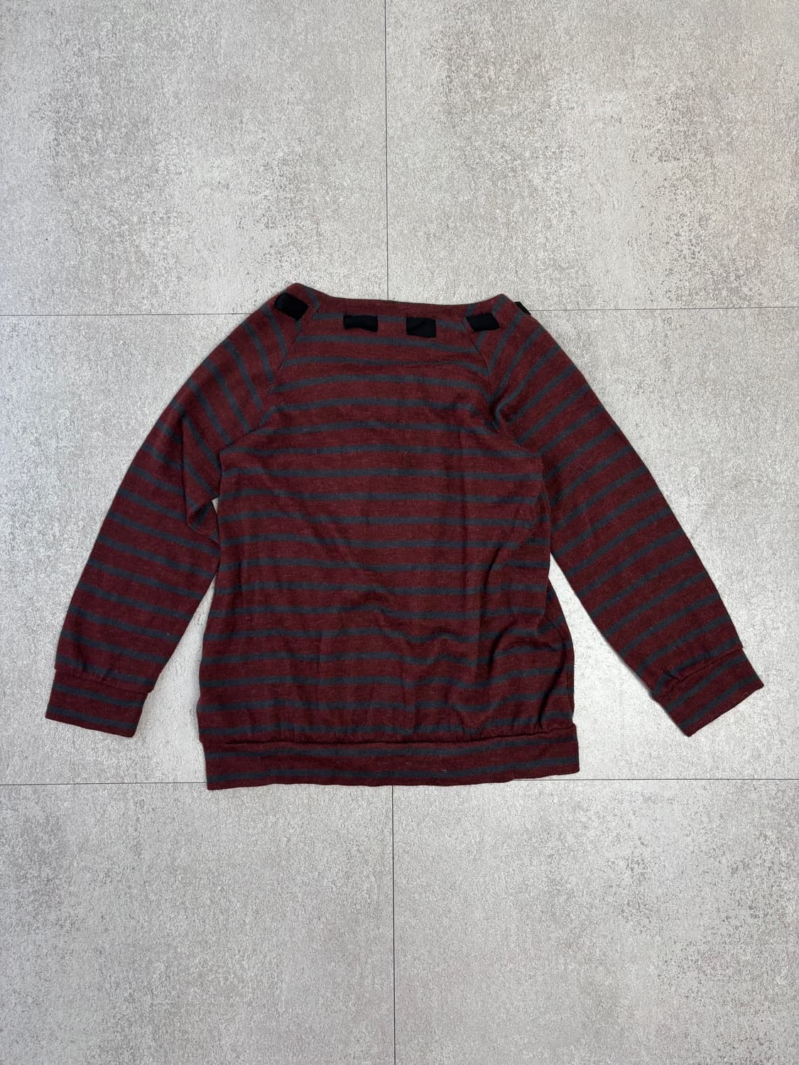 버건디 스트라이프 U넥 트리밍 풀오버 상품이미지3