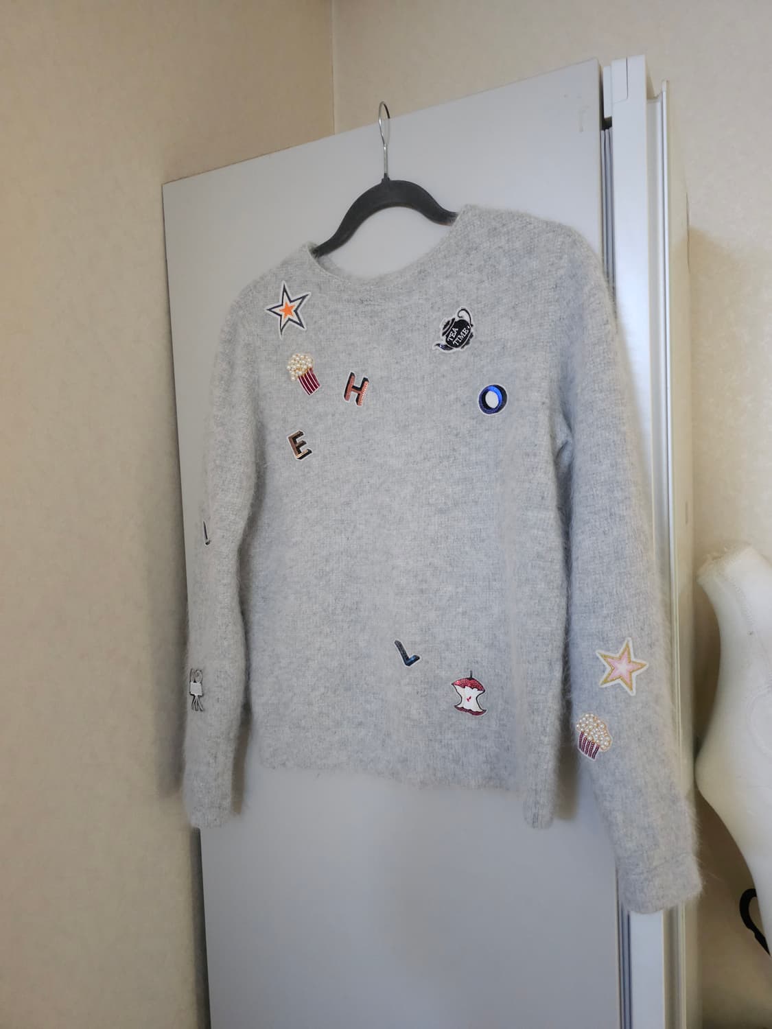 지컷 패치장식 앙고라 니트 상품이미지1