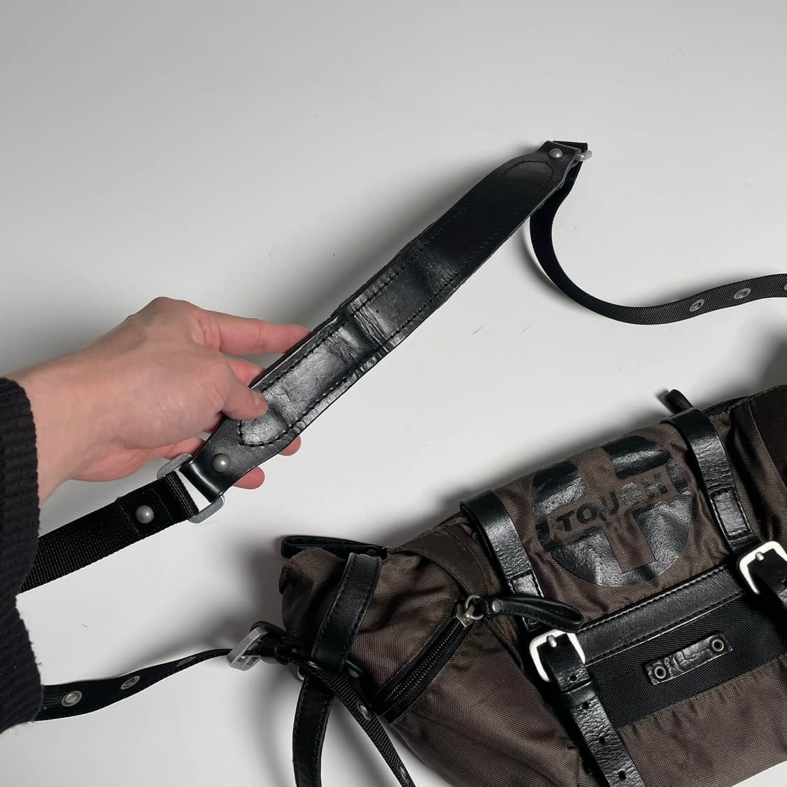 Tough jeansmith 크로스 패턴 크로스백 상품이미지6