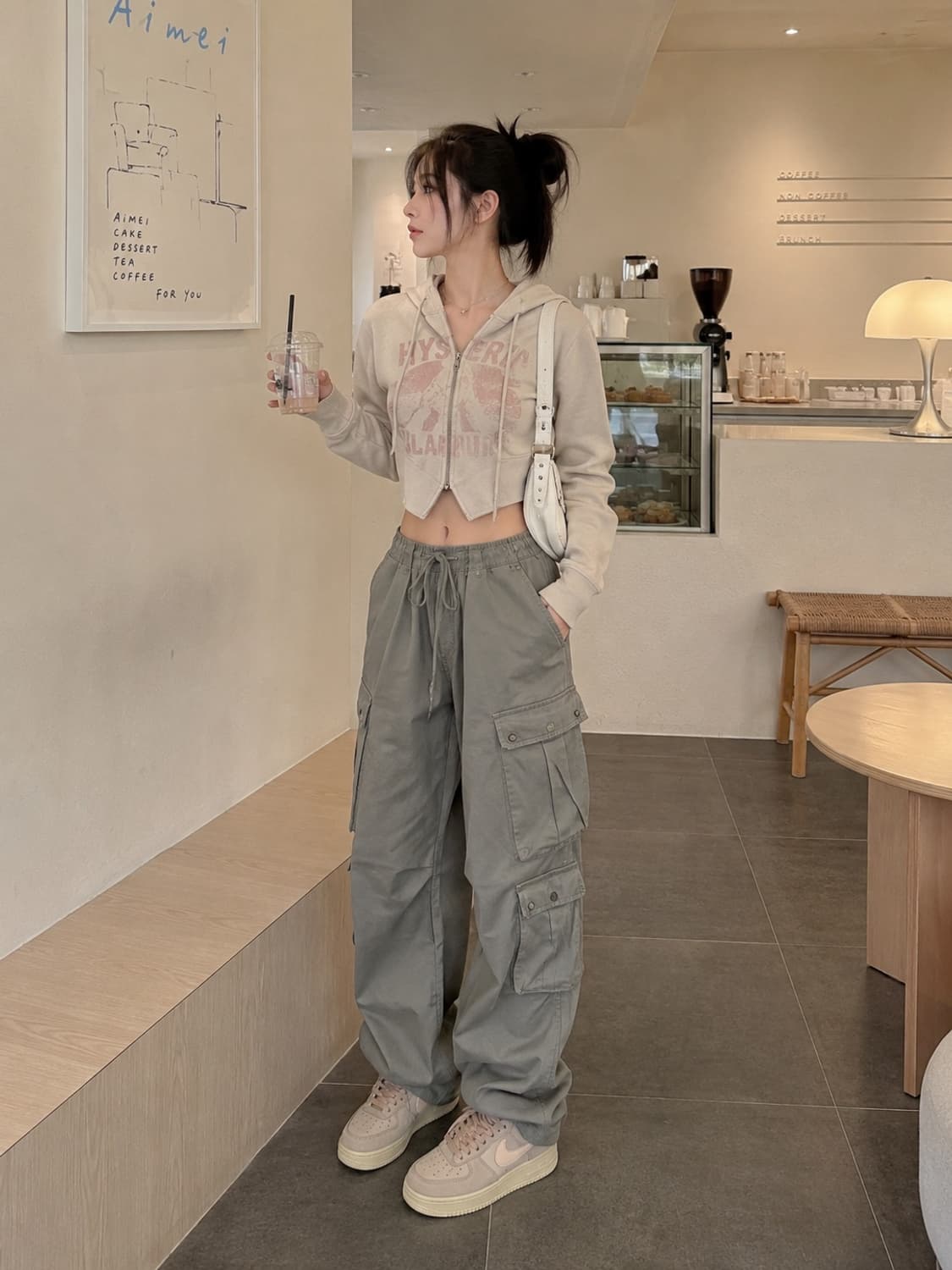 NIKE 나이키 에어포스 1 '07 LX 페일 바닐라 (스웨이드-베이지) 상품이미지2