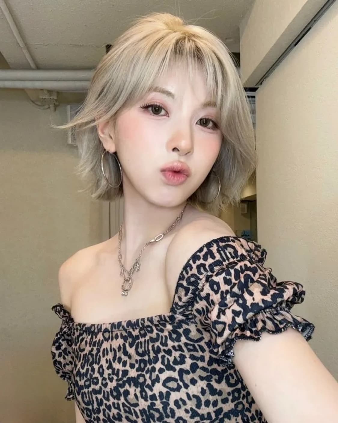 클라우드이모션 레오파드 셔링 탑 (엔믹스 배이 착용) 상품이미지2