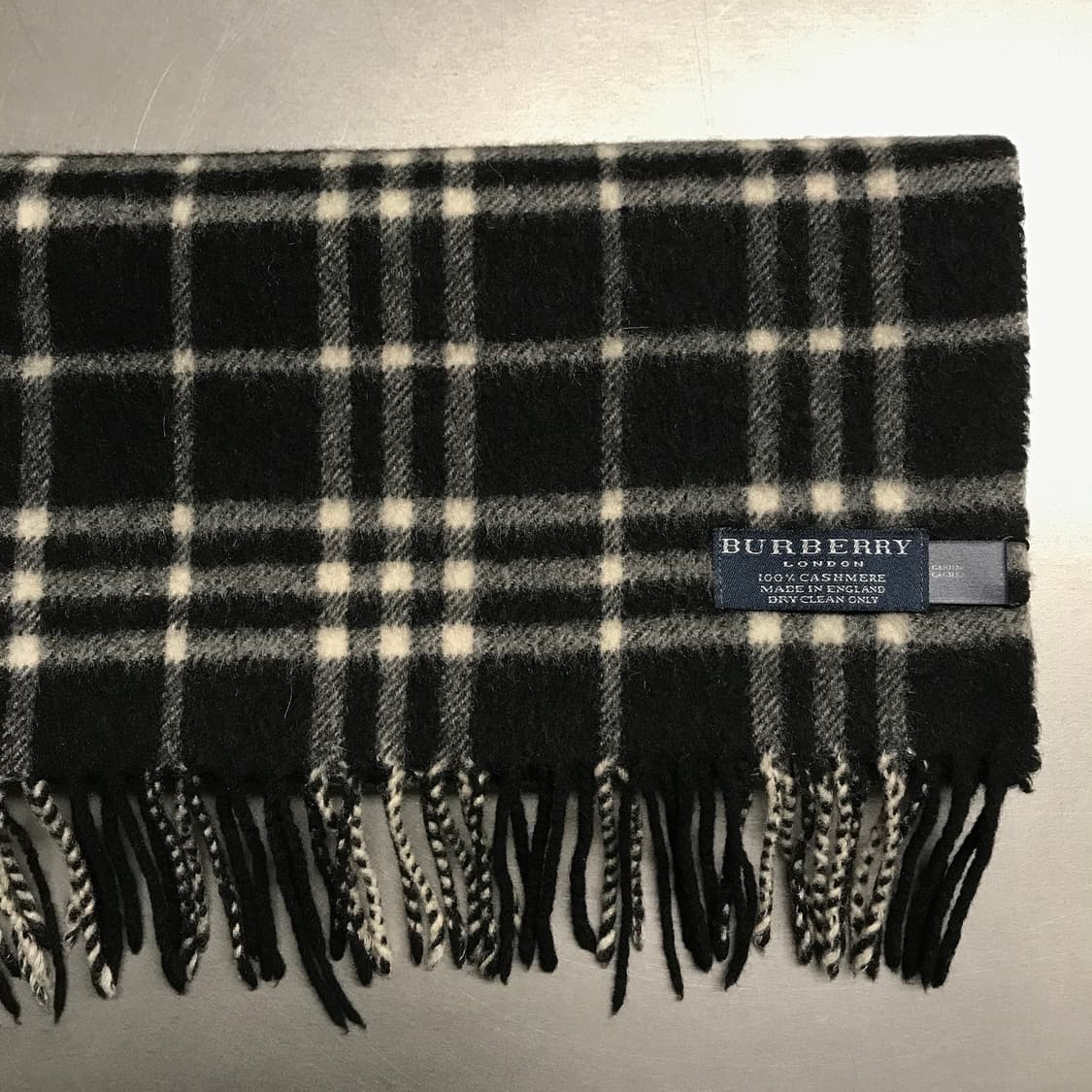버버리 정품 캐시미어 머플러 블랙 상품이미지3