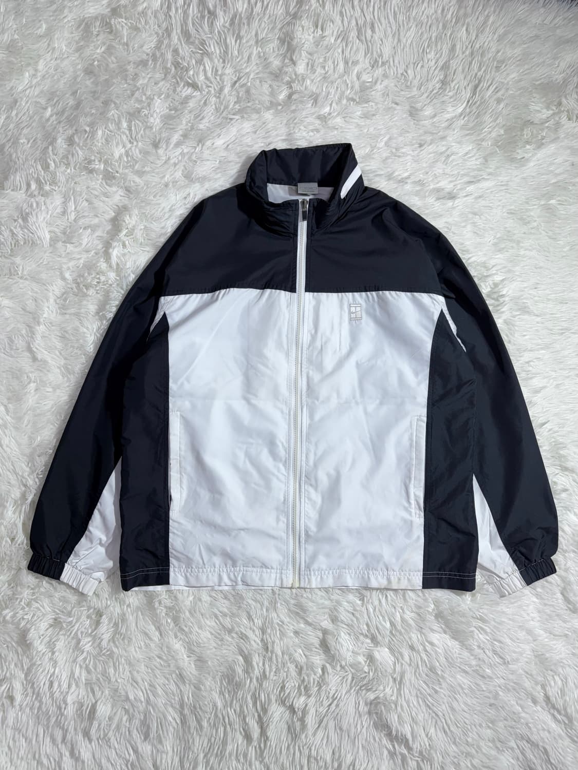 나이키 00‘s 테니스로고 스우시 흰검 바람막이  상품이미지3