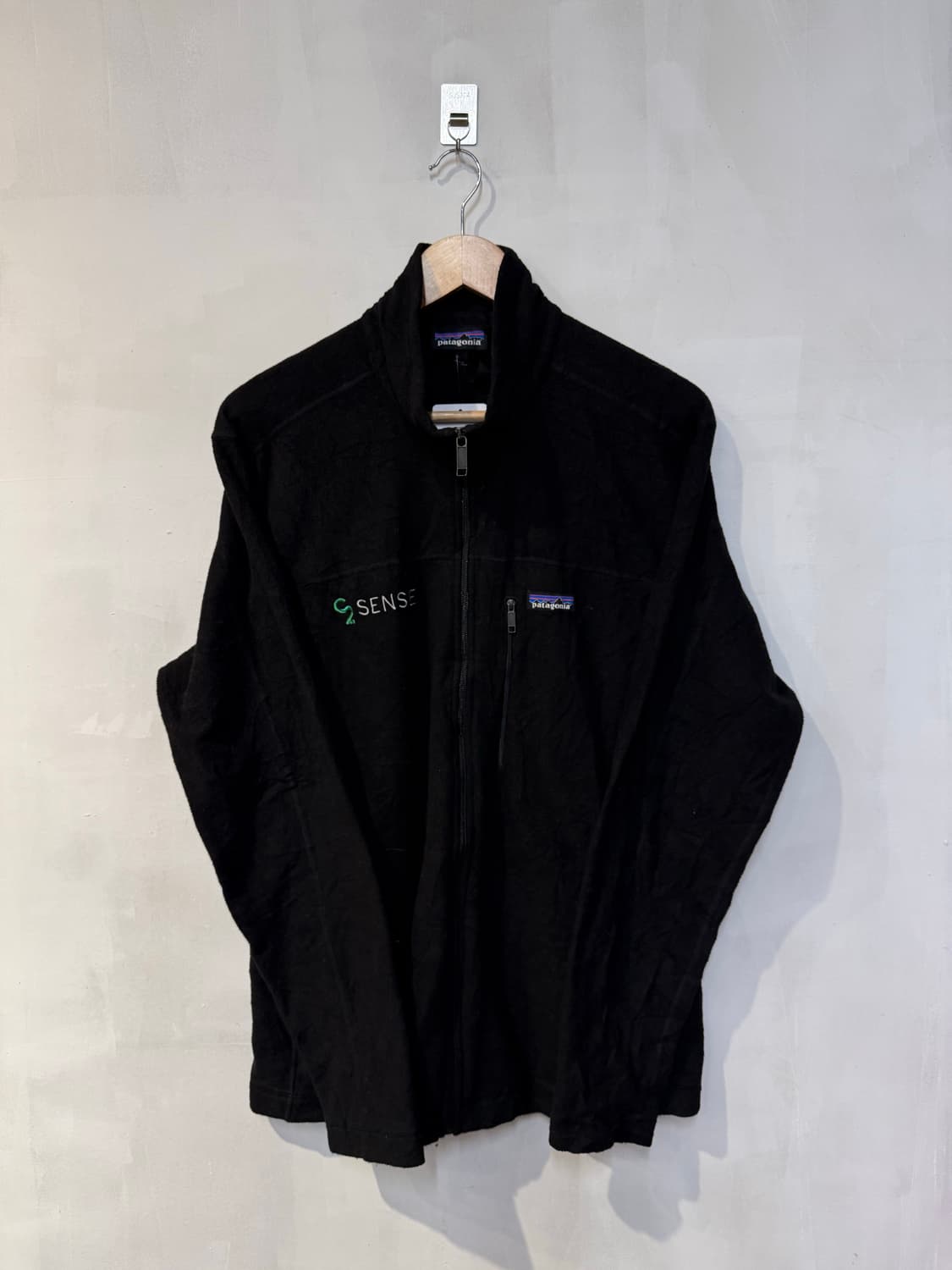 파타고니아 블랙 플리스 집업 상품이미지1