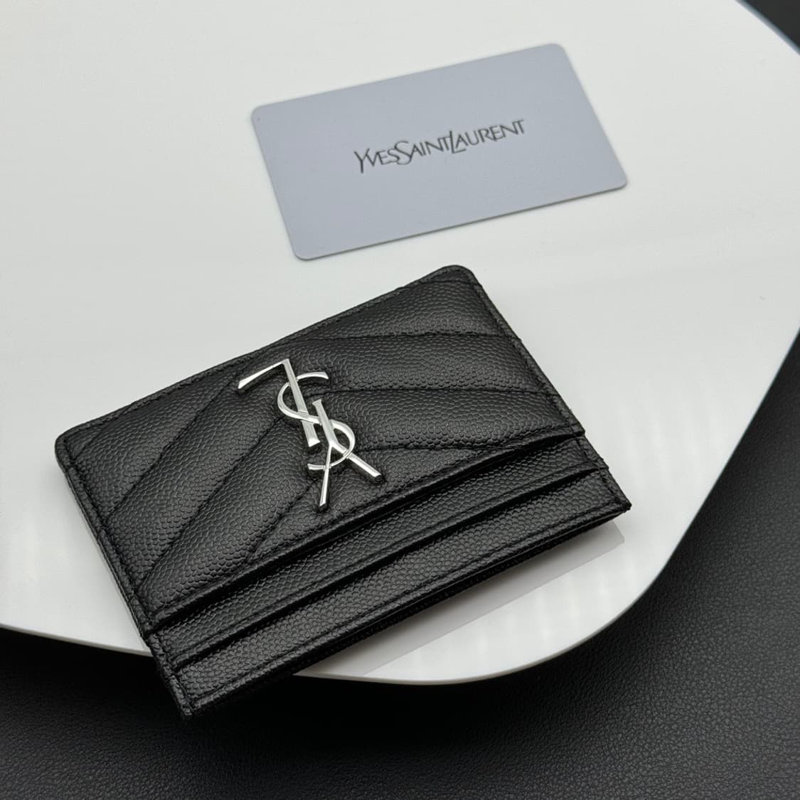 생로랑 그랑 드 뿌드르 텍스쳐드 마틀라세 레더 카산드라 마틀라세 카드 케 상품이미지6