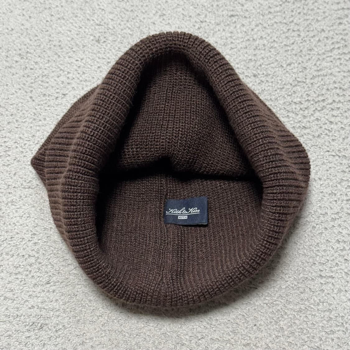 kith 스크립트 클래식 비니 브라운 상품이미지2
