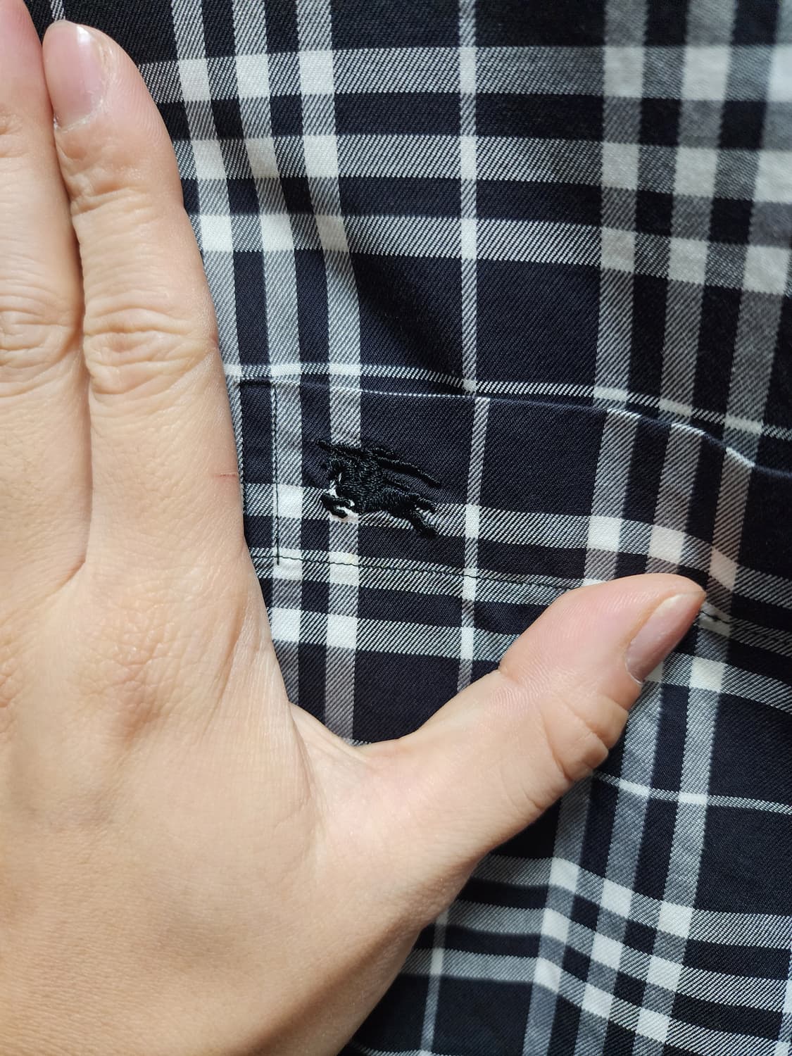 버버리 블랙 노바체크 옥스포드 셔츠 상품이미지4