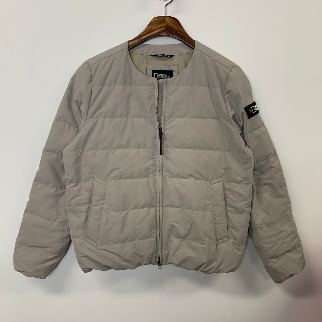 내셔널지오그래픽 와펜 베이지 경량 패딩 상품이미지2