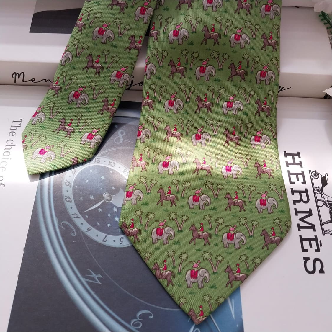 에르메스 실크 그린 승마&코끼리 넥타이 9.5cm A+등급 K1219
 상품이미지3