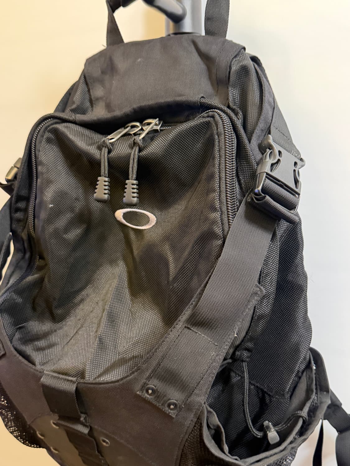 오클리 00‘s 테크니컬 백팩 상품이미지2