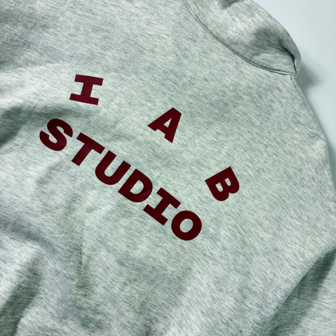 IAB studio  아이앱 스펠아웃 그레이 반집업 맨투맨 상품이미지3