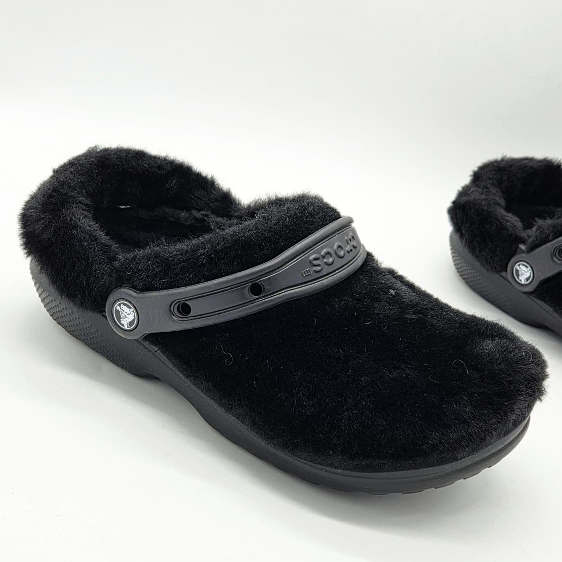 크록스 클래식 퍼 슈어 클로그 블랙 (M7 W9) 상품이미지5