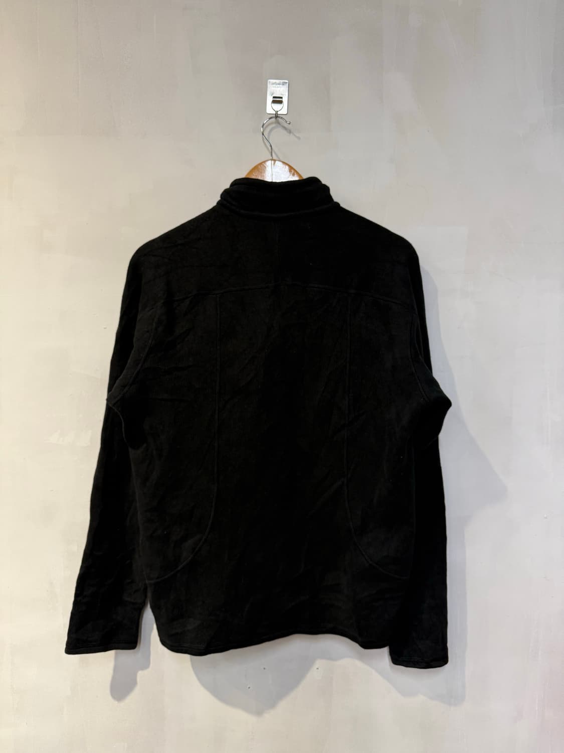 파타고니아 블랙 플리스 하프집업 상품이미지4