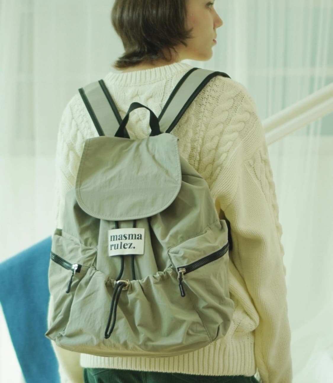 마스마룰즈 백팩 미니x마즈마룰즈 스트링 플랩 백팩입니다
가볍고 편하게 들 상품이미지2