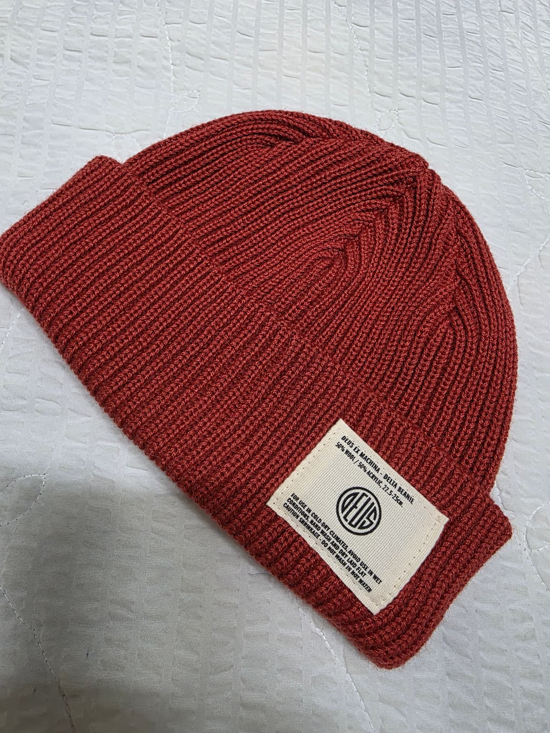 데우스 새상품 택만 제거된 미착용 델타 숏 비니 오렌지레드색상 deus 상품이미지4