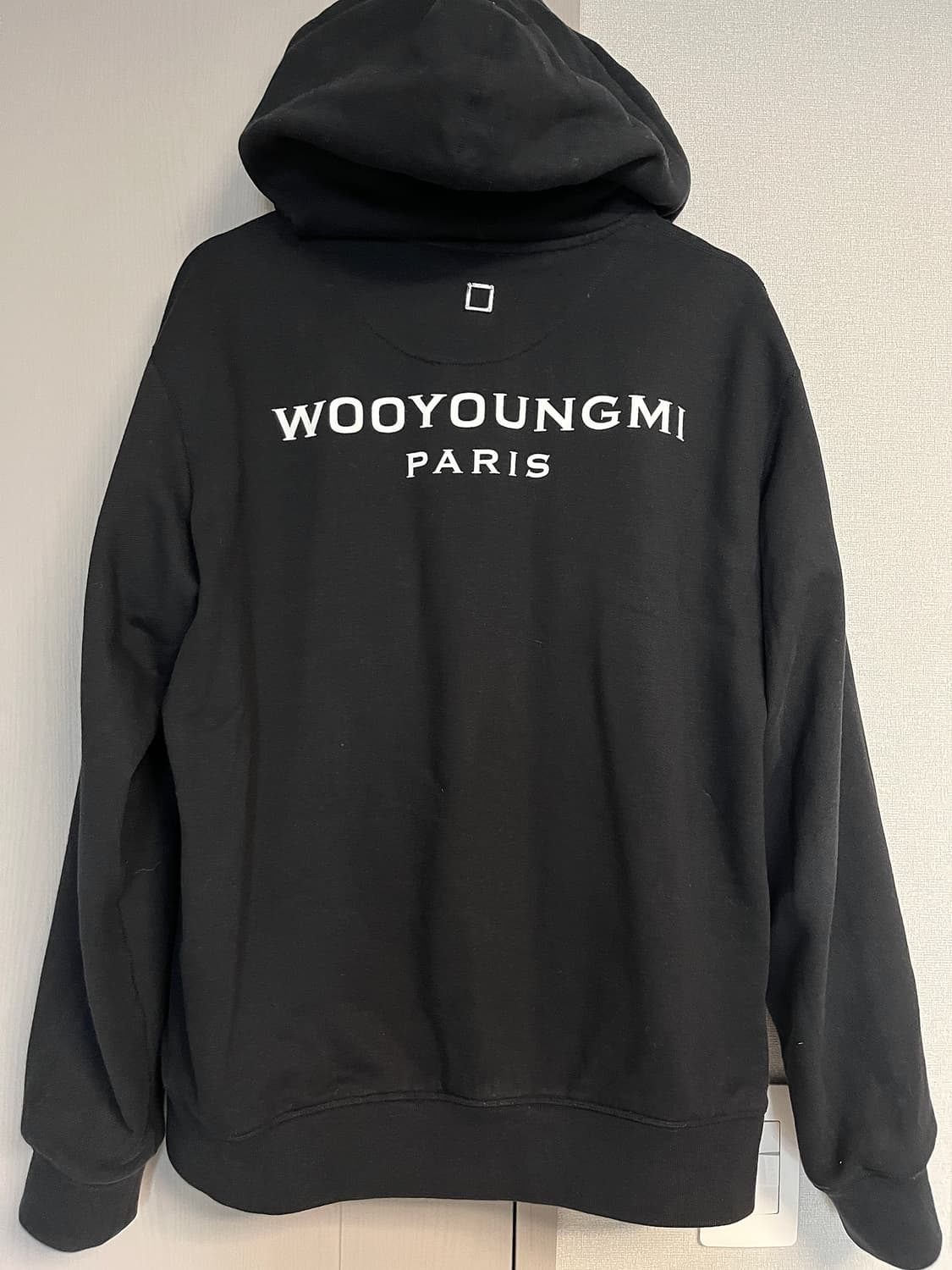 우영미 백로고 후드티 블랙 상품이미지2